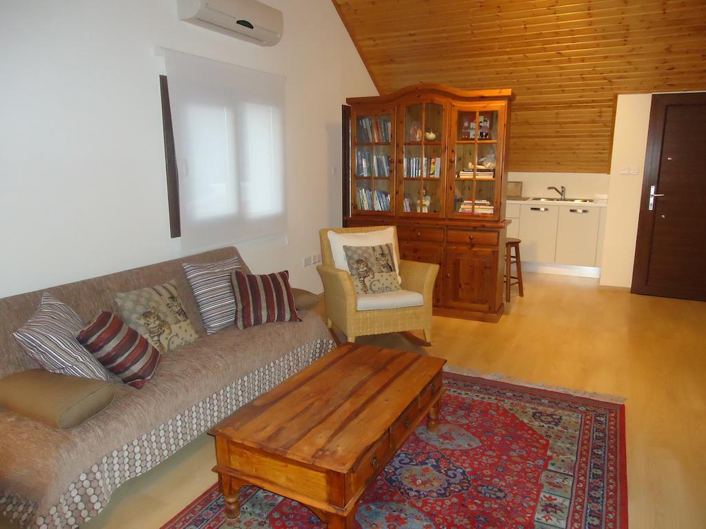 Petralona Apartment Agios Athanasios Номер фото